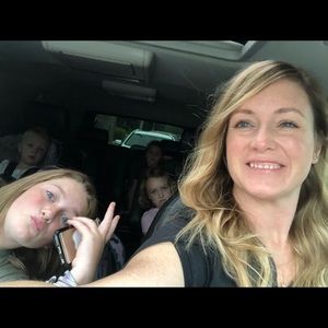 Meet your Posher, Crystal